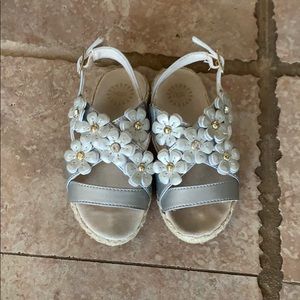 UGG Toddler Girl T. Allairey silver sandal Size 9